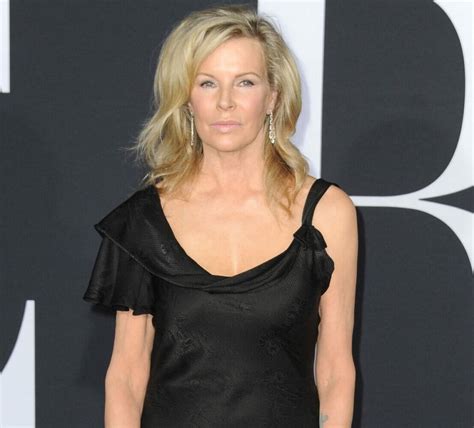 Kim Basinger opens up about agoraphobia and relearning to。